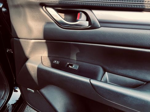 Used 2019 MAZDA CX-5 Touring image 18