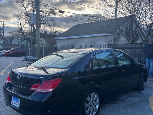 Used 2006 Toyota Avalon XLS image 5