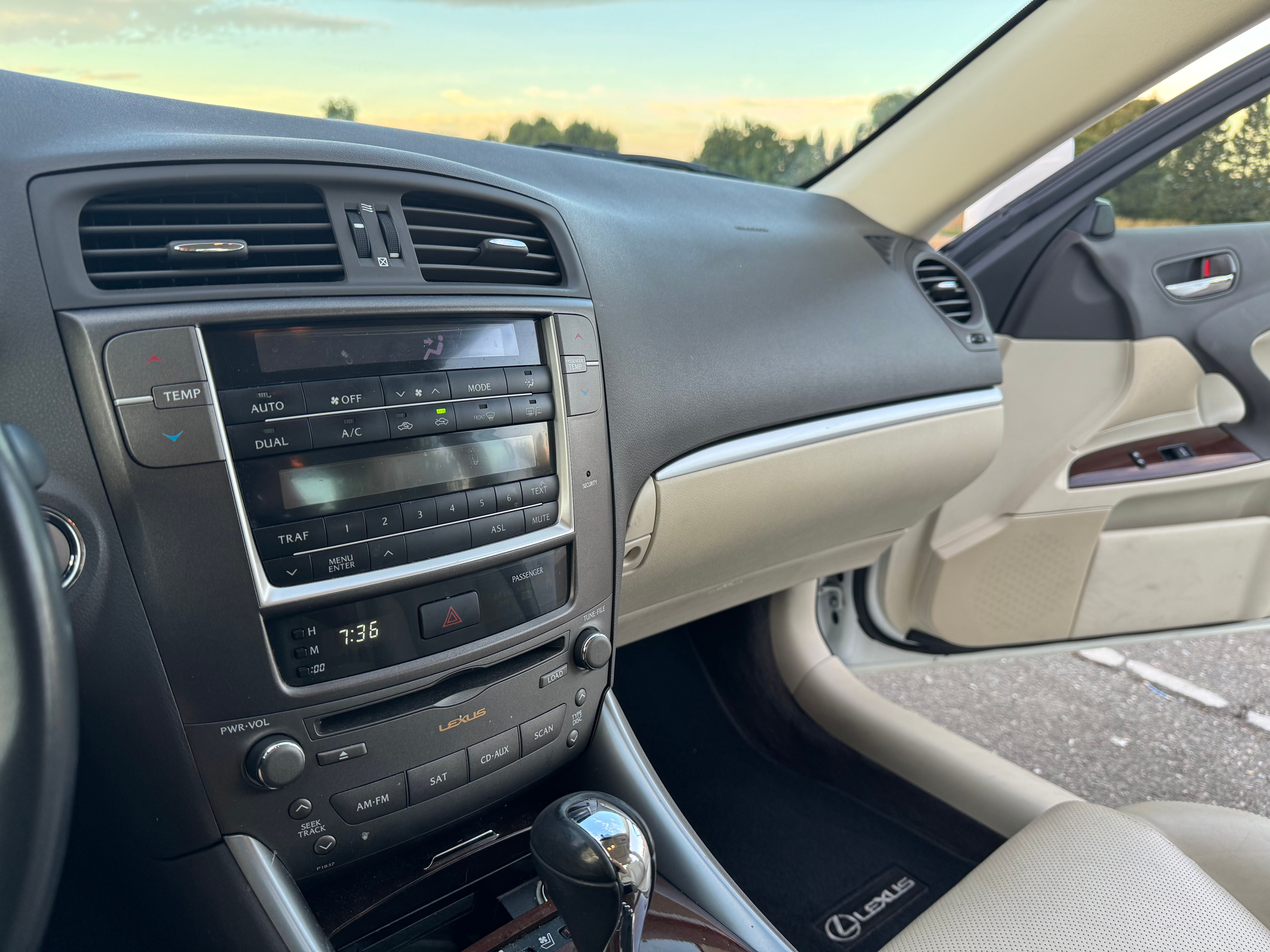 Used 2013 Lexus IS 250 w/ Premium Pkg Value Edition RWD image 16