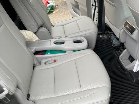 Used 2019 Toyota Highlander Limited Platinum image 10