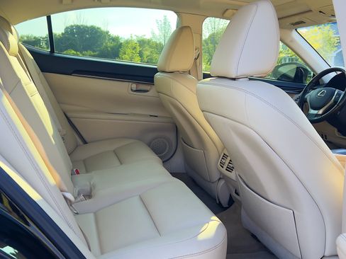 Used 2013 Lexus ES 350 w/ Premium Pkg FWD image 19
