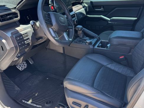 Used 2024 Toyota Tacoma TRD Sport w/ TRD Sport Premium Package AWD/4WD image 4