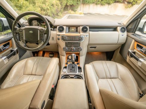 Used 2011 Land Rover LR4 image 11