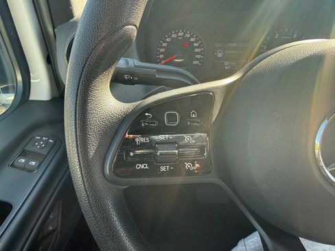 Used 2021 Mercedes-Benz Sprinter 2500 image 5