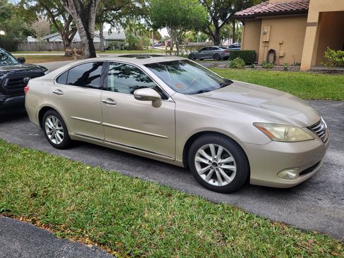 Used 2011 Lexus ES 350 image 2