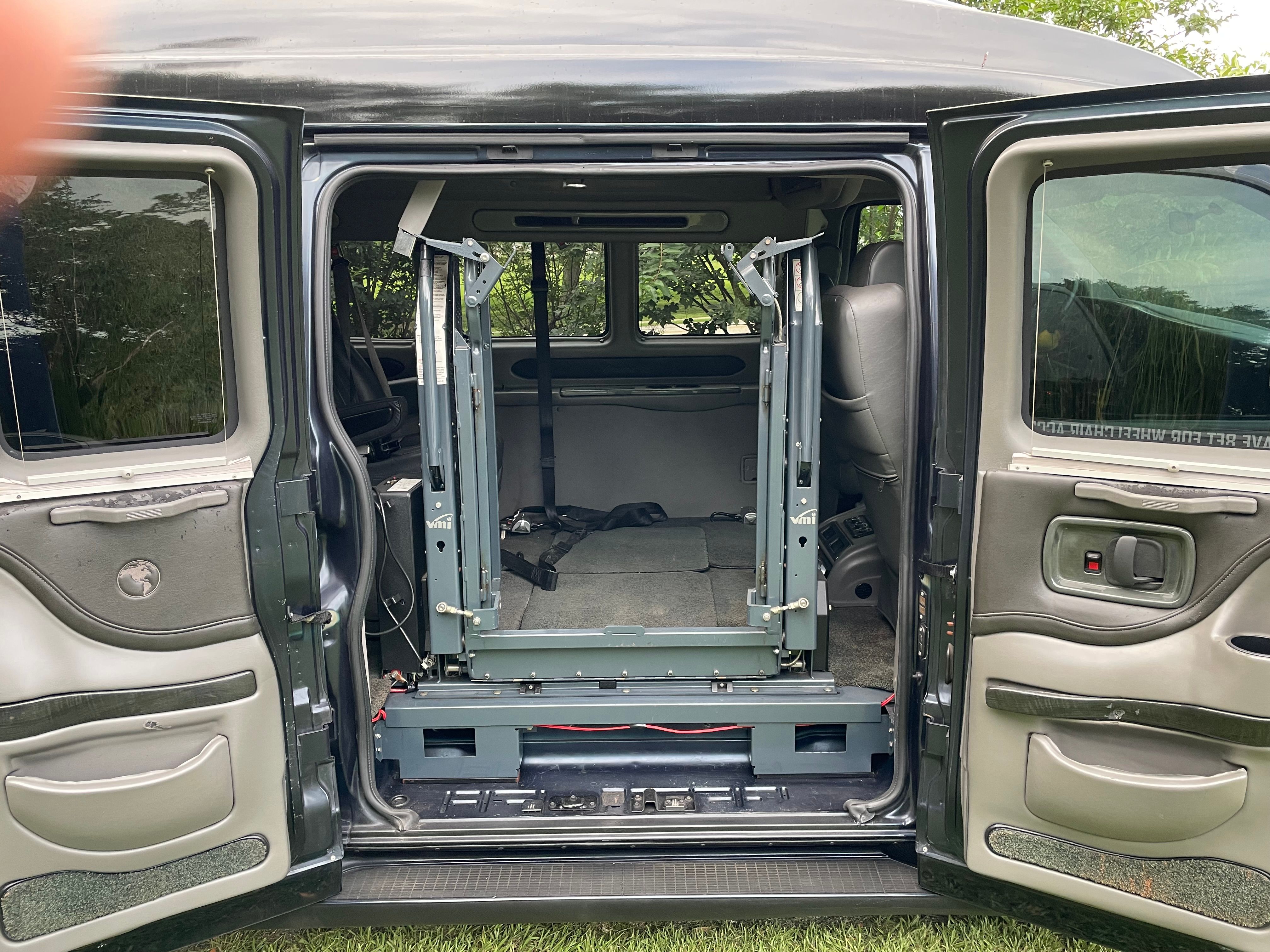 Used 2014 GMC Savana 2500 Extended RWD image 14
