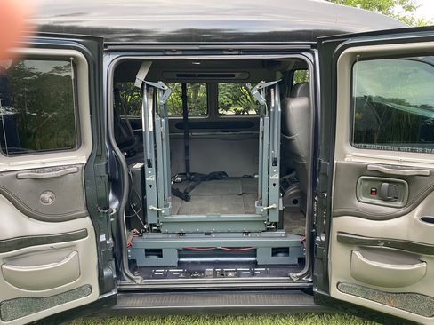 Used 2014 GMC Savana 2500 Extended RWD image 14