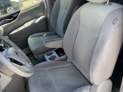 Used 2016 Nissan Quest SV image 5