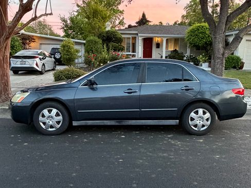 Used 2005 Honda Accord LX image 4