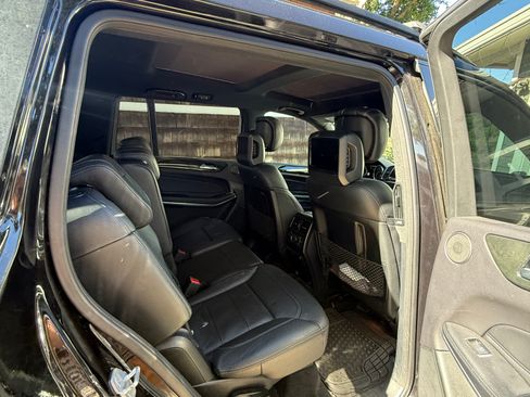 Used 2017 Mercedes-Benz GLS 550 4MATIC image 8