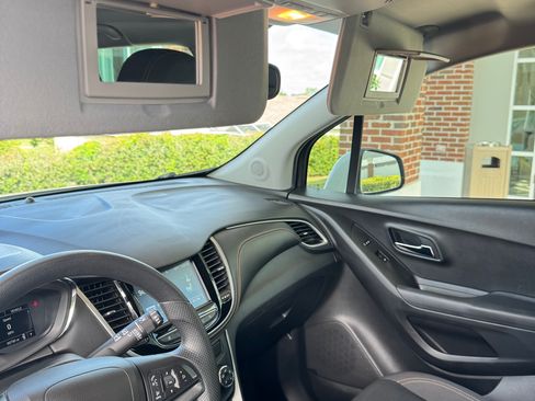 Used 2017 Chevrolet Trax LS image 20