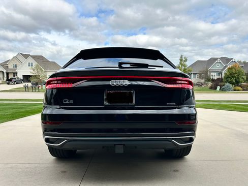 Used 2019 Audi Q8 Premium Plus w/ Premium Plus AWD/4WD image 5
