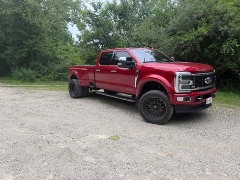 Used 2024 Ford F450 Platinum AWD/4WD image 9