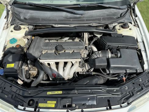 Used 2005 Volvo S60 2.4 image 14