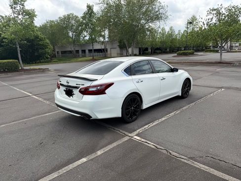 Used 2018 Nissan Altima 2.5 SR w/ SR Midnight Edition FWD image 5