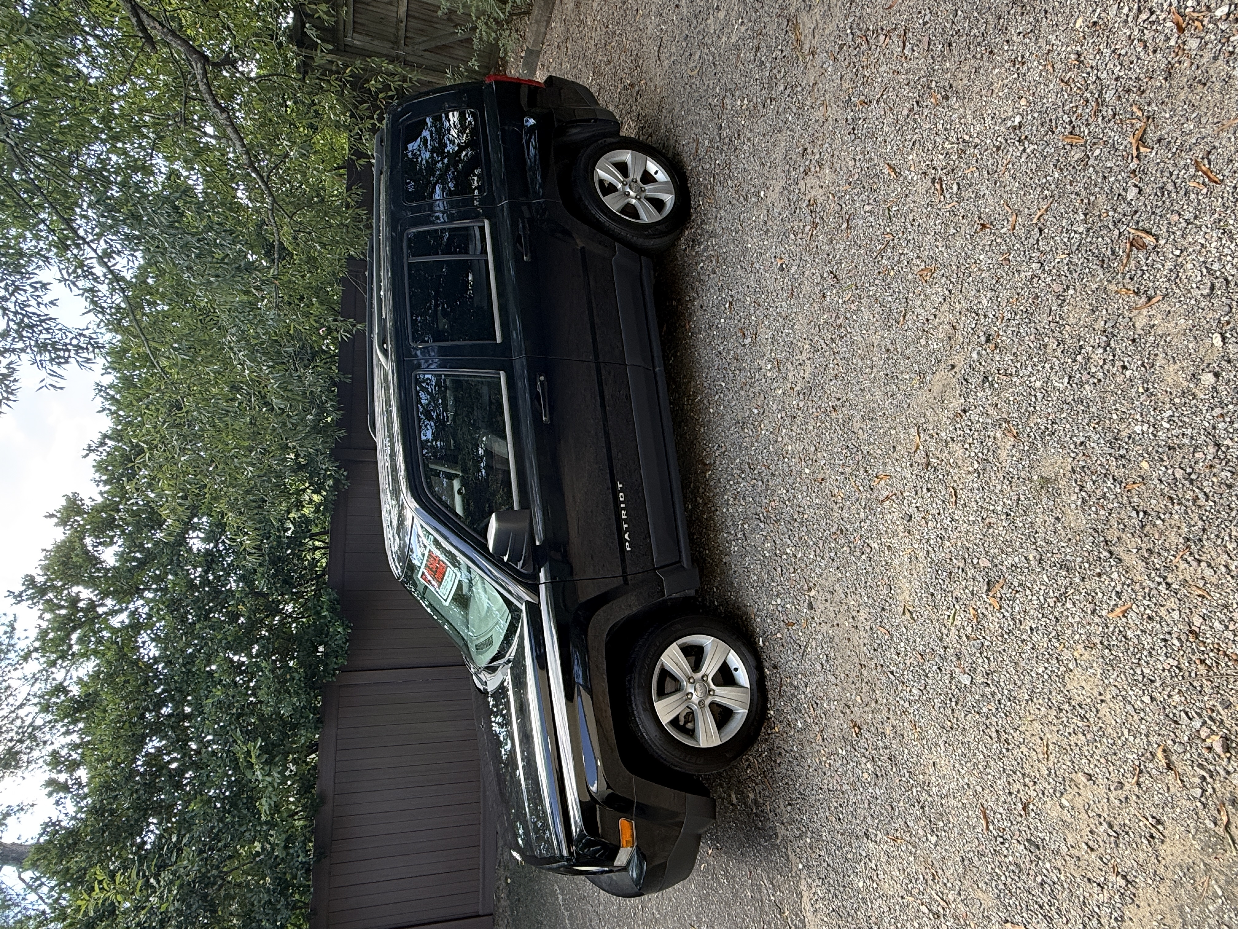 Used 2014 Jeep Patriot Latitude FWD image 2
