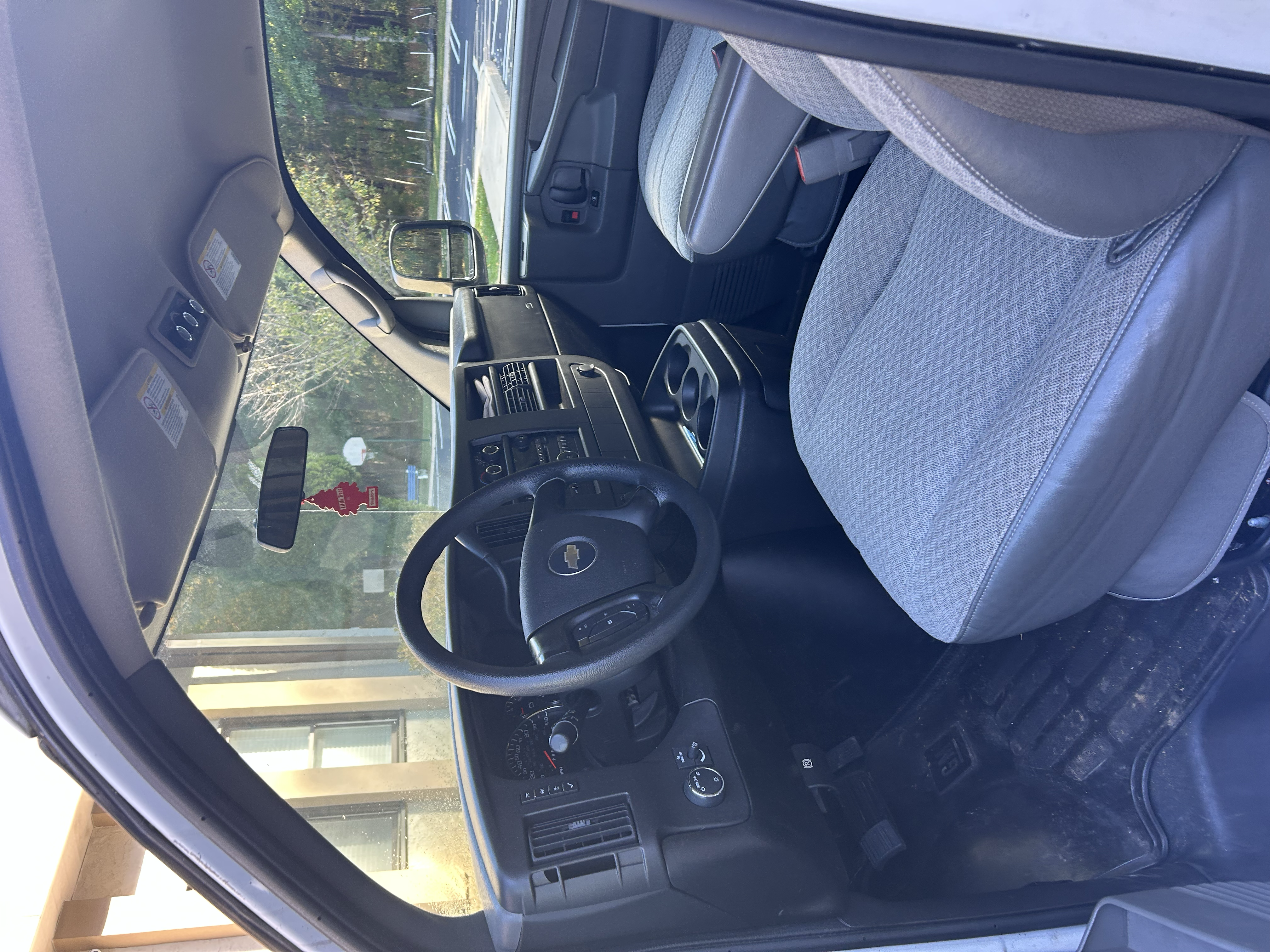 Used 2008 Chevrolet Express 3500 Extended Passenger w/ LT Preferred Equipment Group RWD image 3