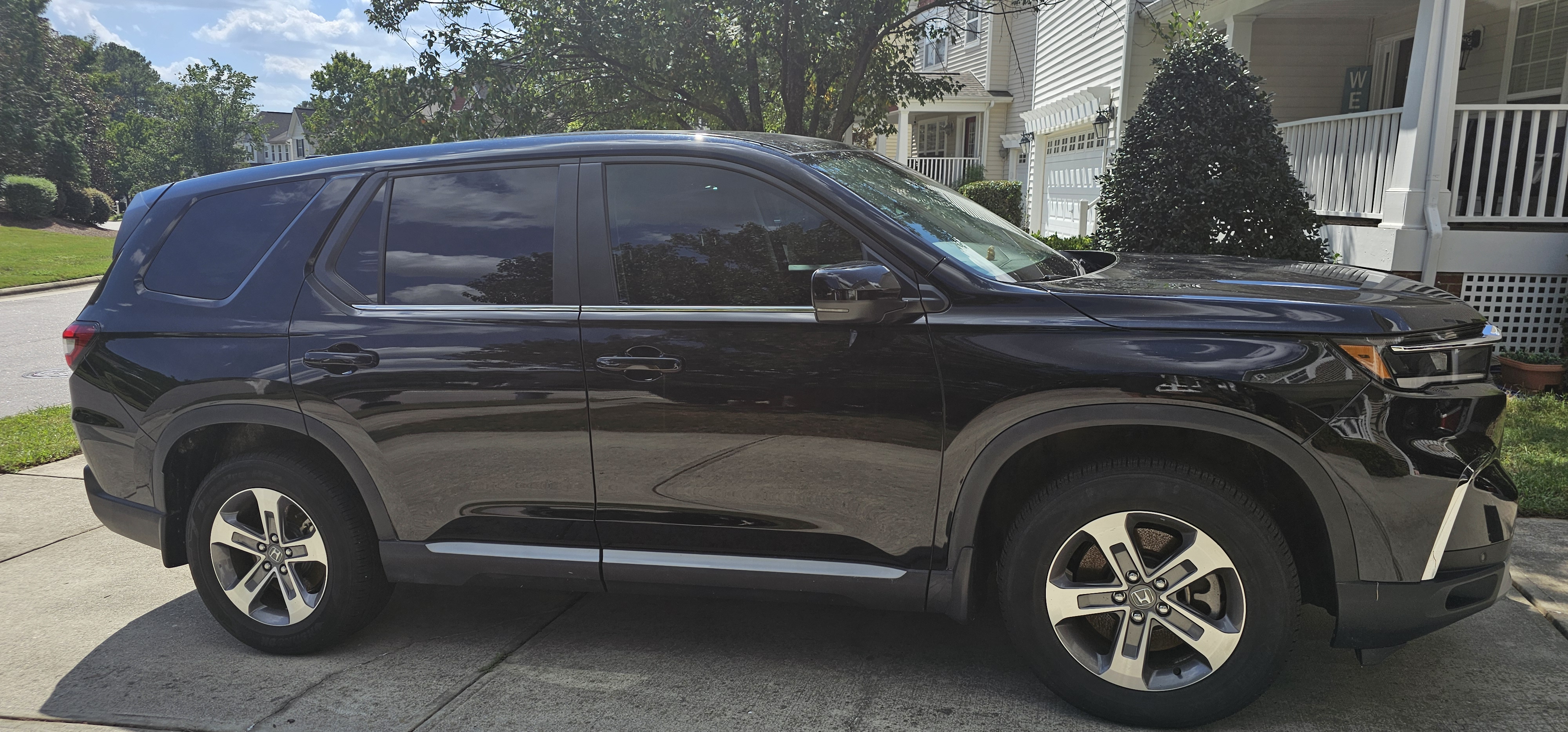 Used 2023 Honda Pilot EX-L image 1