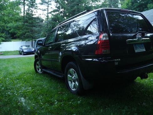 Used 2007 Toyota 4Runner Sport AWD/4WD image 2