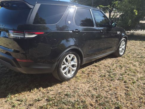 Used 2018 Land Rover Discovery SE image 5