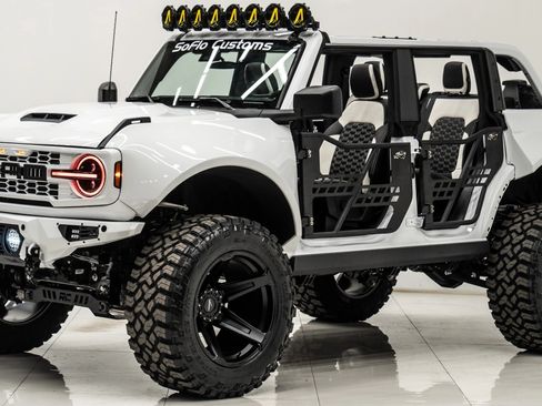 Used 2025 Ford Bronco 4-Door image 11