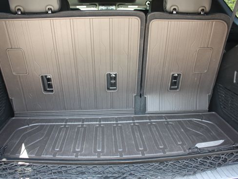 Used 2025 GMC Yukon Denali w/ Denali Reserve Package AWD/4WD image 12