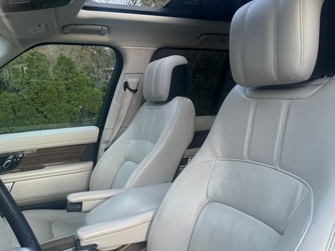 Used 2019 Land Rover Range Rover HSE image 5