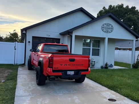 Used 2024 Toyota Tacoma TRD Off-Road image 10