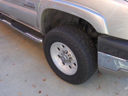 Used 2006 Chevrolet Silverado 2500 LT w/ Heavy-Duty Power Package image 11