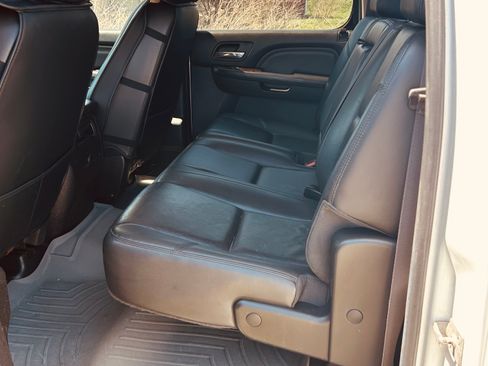 Used 2013 GMC Sierra 3500 Denali AWD/4WD image 9