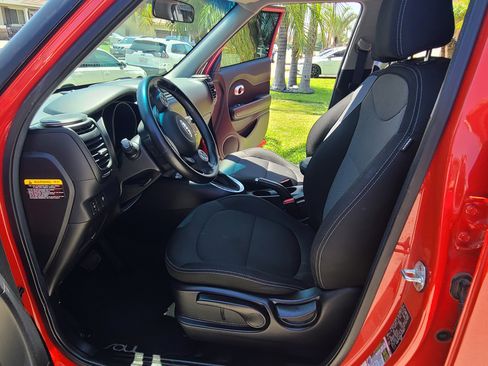 Used 2017 Kia Soul + w/ Designer's Package FWD image 16