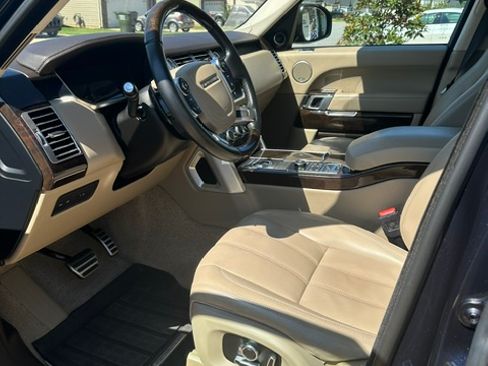 Used 2017 Land Rover Range Rover Supercharged AWD/4WD image 16