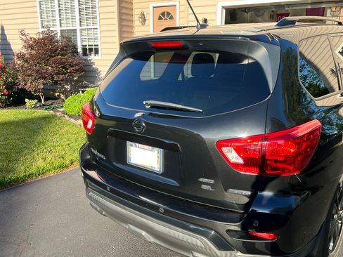 Used 2018 Nissan Pathfinder SL w/ Midnight Edition Package AWD/4WD image 5