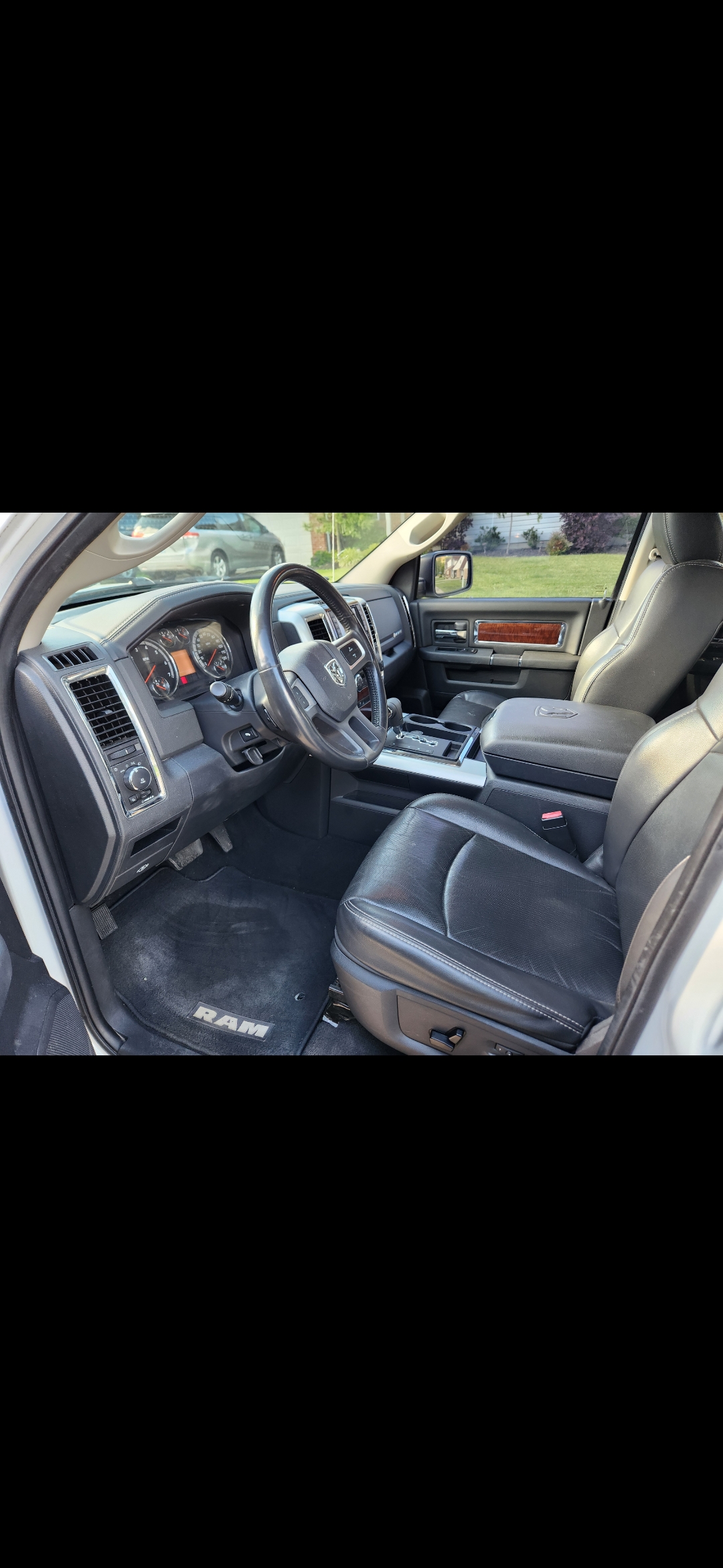 Used 2011 RAM 1500 Laramie AWD/4WD image 5