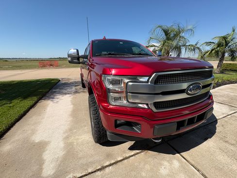 Used 2018 Ford F150 Platinum w/ Equipment Group 701A Luxury image 2