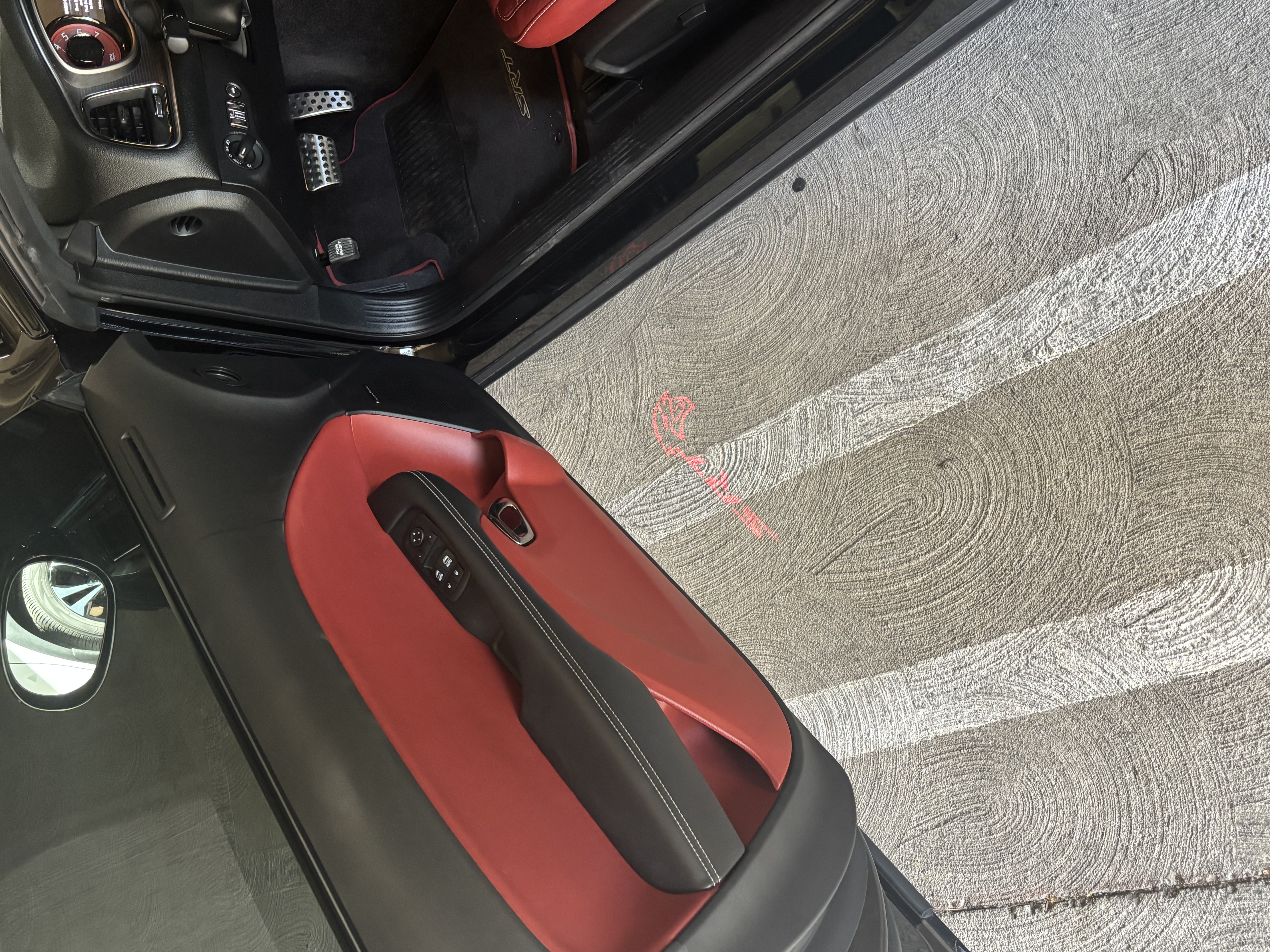 Used 2018 Dodge Challenger SRT Hellcat RWD image 12