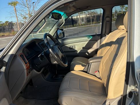 Used 2001 Toyota 4Runner SR5 image 12