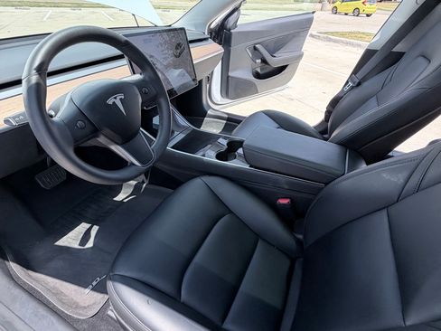 Used 2020 Tesla Model 3 Standard Range Plus RWD image 11