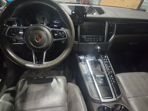 Used 2017 Porsche Macan S image 12