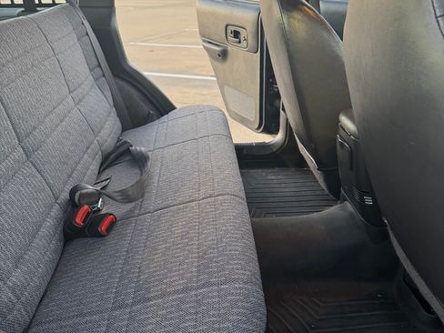 Used 2001 Jeep Cherokee Sport image 9