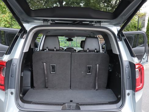 Used 2023 GMC Acadia AT4 w/ Technology Package AWD/4WD image 32