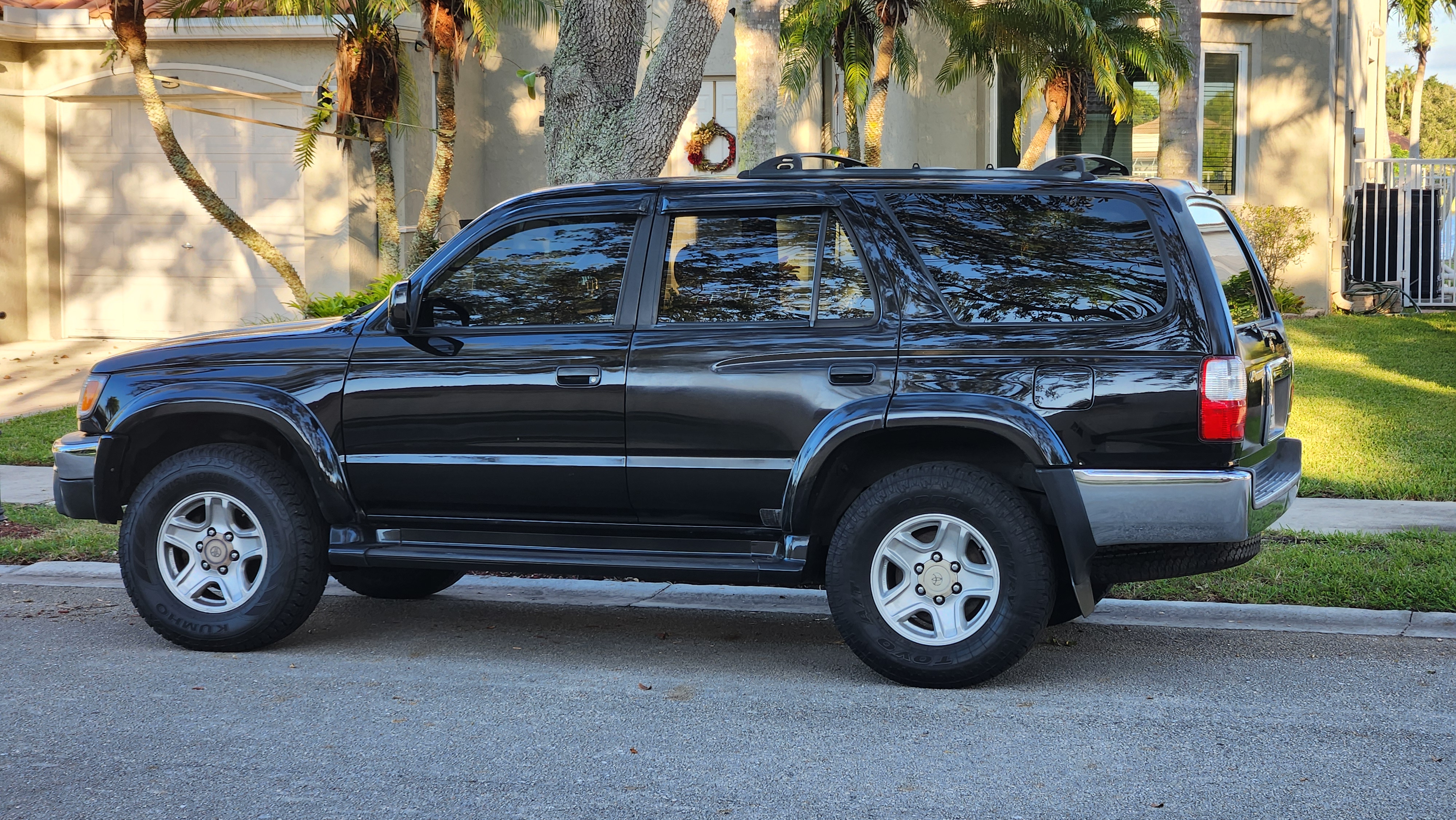 Used 2002 Toyota 4Runner SR5 w/ Leather Trim Pkg AWD/4WD image 5