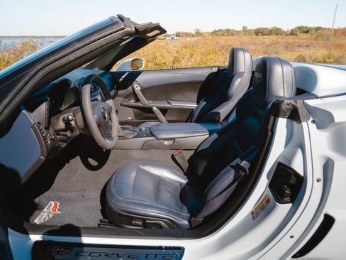 Used 2013 Chevrolet Corvette Grand Sport w/ 4LT Preferred Equipment Group image 13