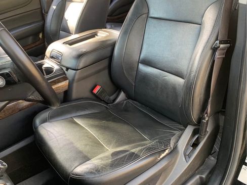 Used 2017 Chevrolet Suburban LT image 6