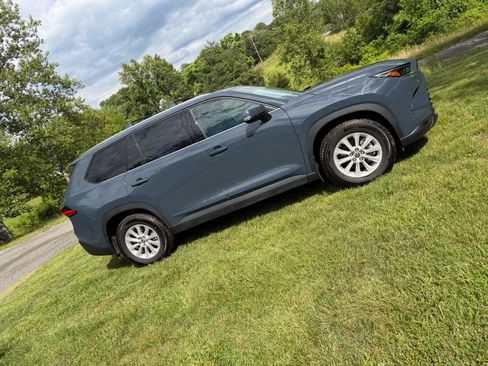 Used 2024 Toyota Grand Highlander AWD image 9