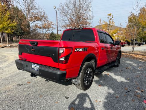 Used 2021 Nissan Titan PRO-4X image 8