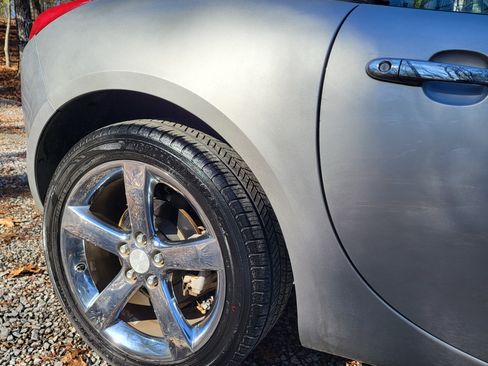 Used 2006 Pontiac Solstice Convertible w/ Premium Package RWD image 15