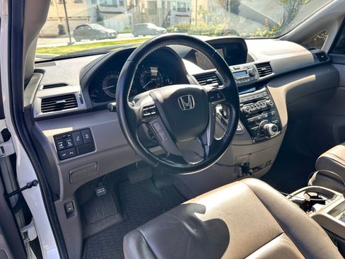 Used 2013 Honda Odyssey Touring Elite image 4