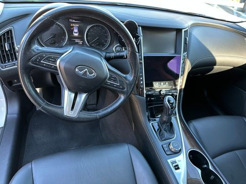 Used 2018 INFINITI Q50 Luxe w/ Essential Package (3.0T Luxe) image 8