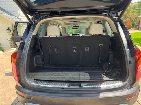 Used 2021 Kia Telluride SX w/ Towing Package FWD image 16